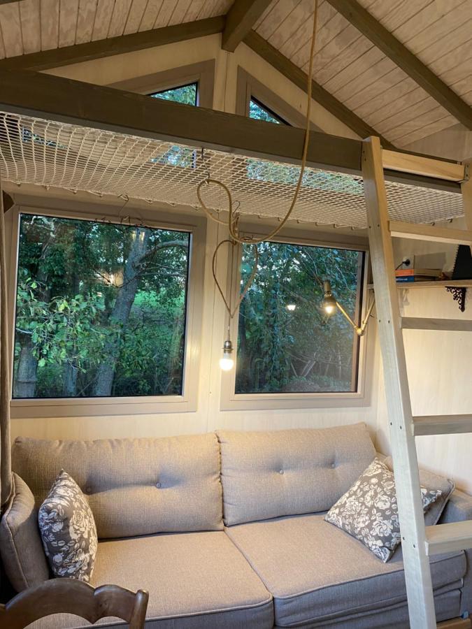 Villa Jolie Tiny House Sous Les Grands Arbres Cholet Exterior foto